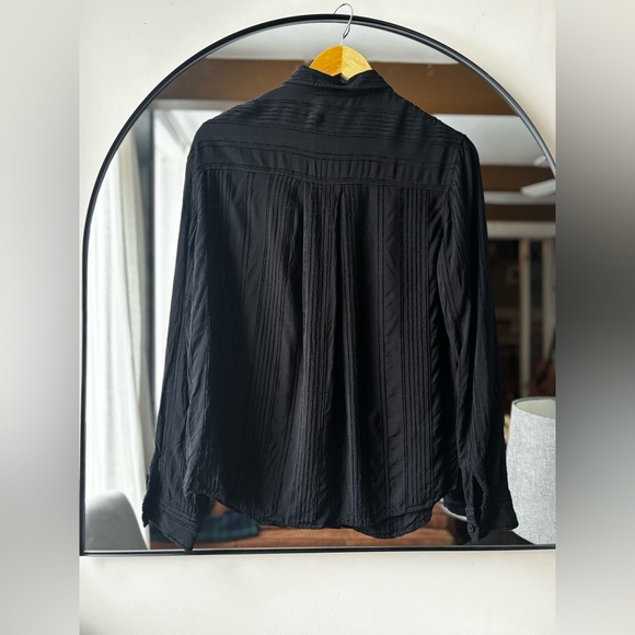 GENTLE FAWN | Piage button down top | size medium - Picture 4 of 5